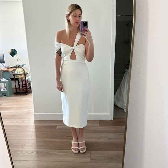 NWT BHLDN by Carly Cushnie Astaire
Asymmetrical Off-The-Shoulder Cutout Dress - Picture 3 of 5